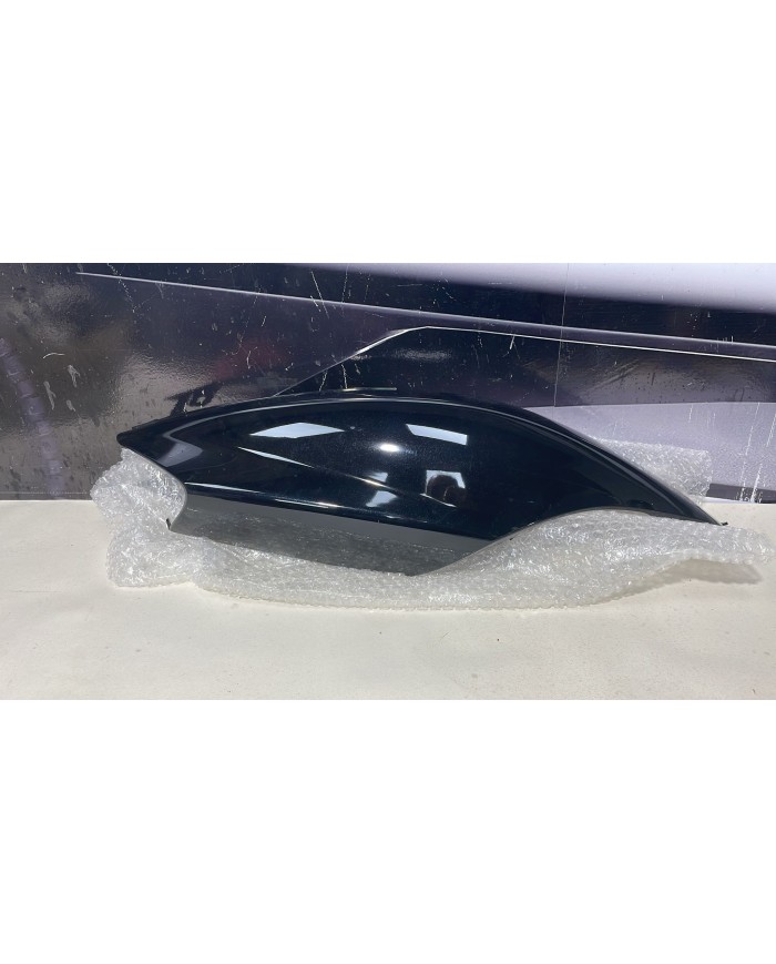 TAPA TRASERA LATERAL DERECHA YAMAHA JOG NEGRA